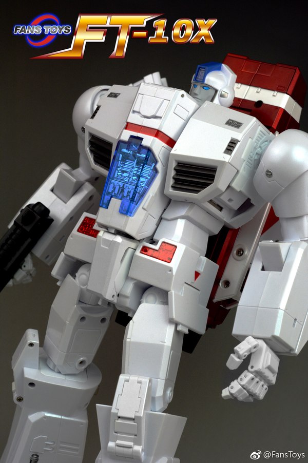 Fans Toys Phoenix Unofficial Skyfire Returns In Limited Edition Metallic Colors  (3 of 7)